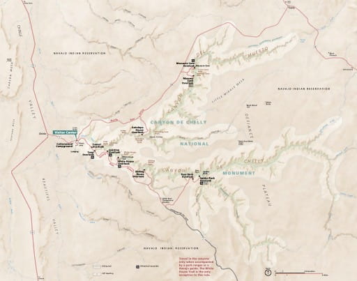 Official visitor map of Canyon de Chelly National Monument (NM) in Arizona. Published by the National Park Service (NPS).